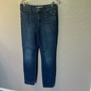 ATHLETA Skulptek Stretchy Skinny Jean! LIKE NEW!